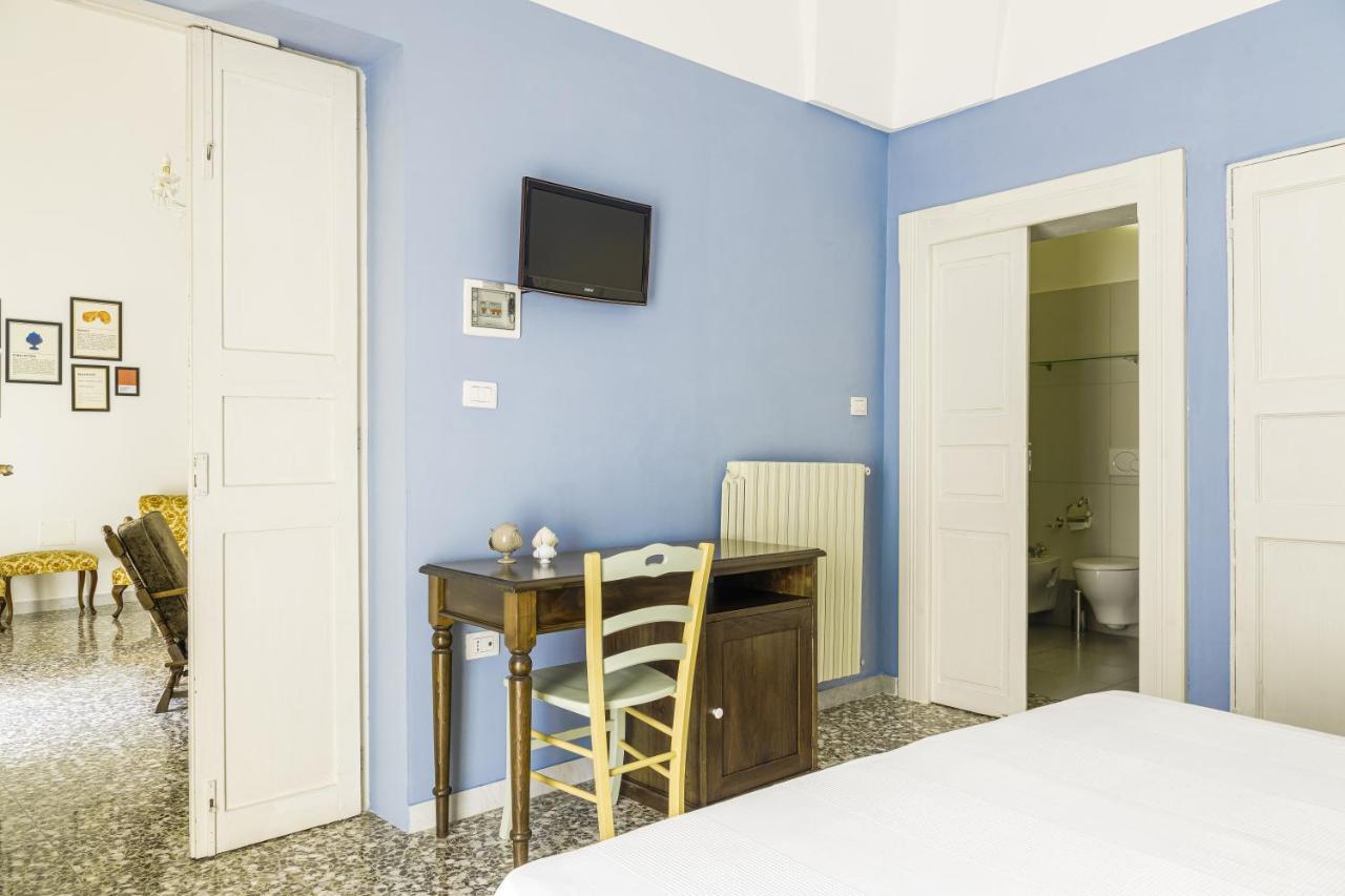 Palazzo Dante Bed & Breakfast Alliste Exterior photo
