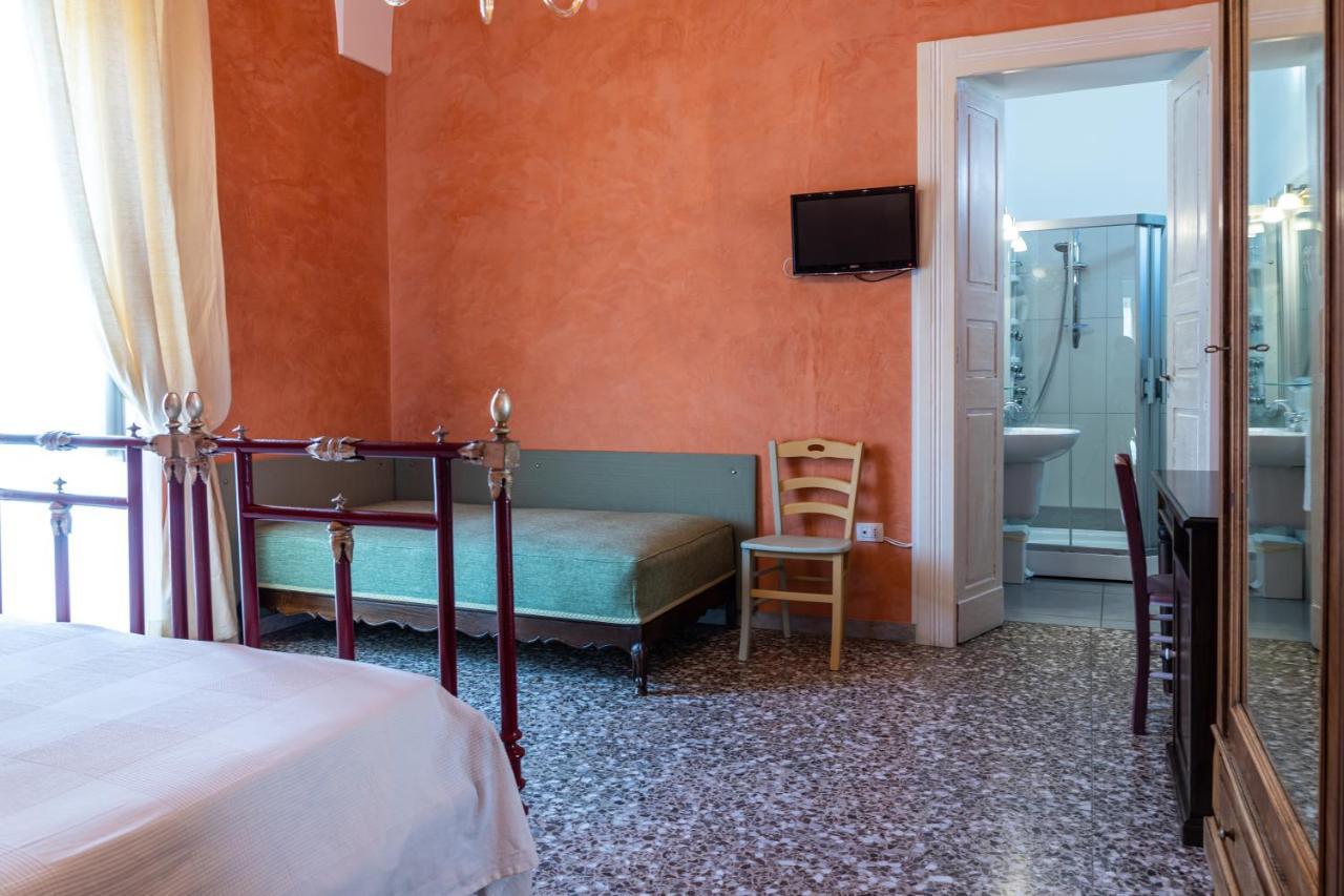 Palazzo Dante Bed & Breakfast Alliste Exterior photo